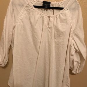 Cotton and flowy blouse
